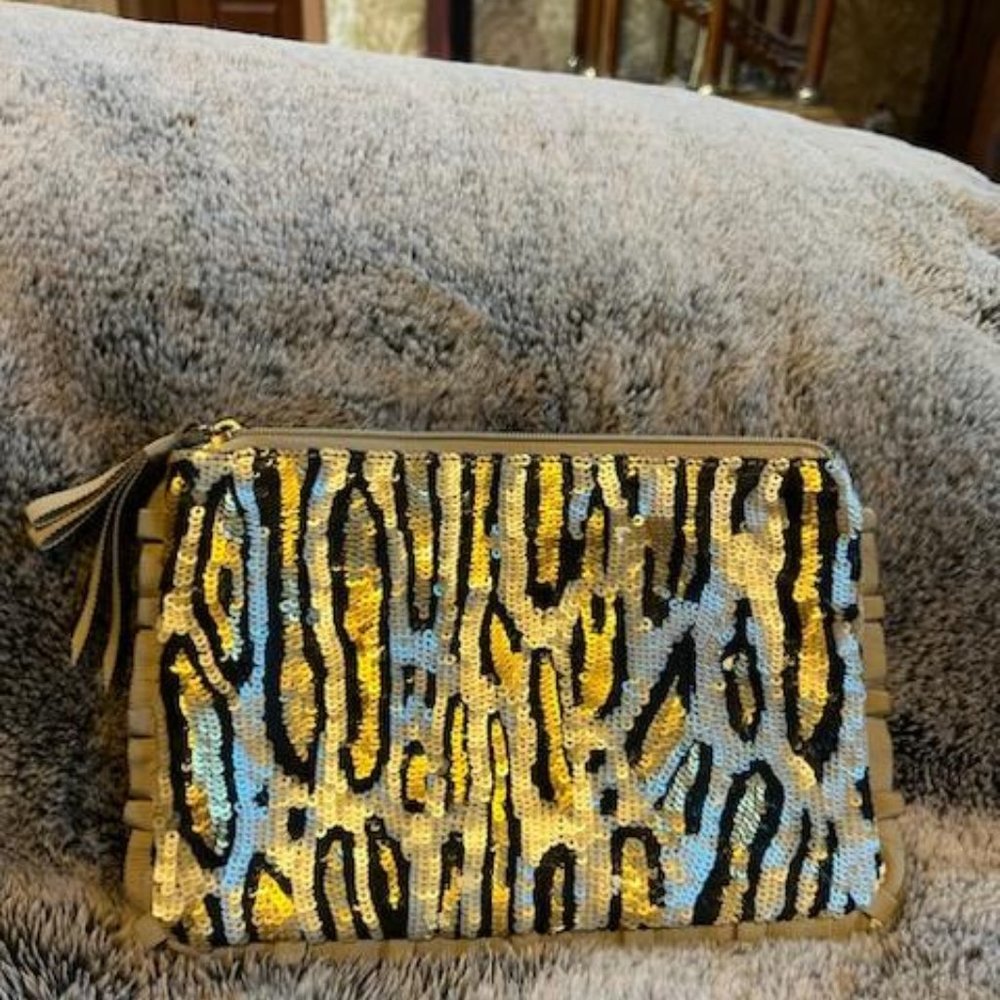Coach Writstlet - Gold Tan Black Excellent Condition Sequins Sparkles 10W 7L 1 W - Picture 2 of 5